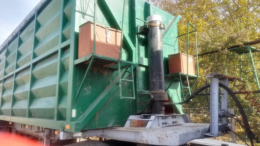 Причіп самоскид,осі SAF,двійна напіврисора,наклепаний,вали зроблені