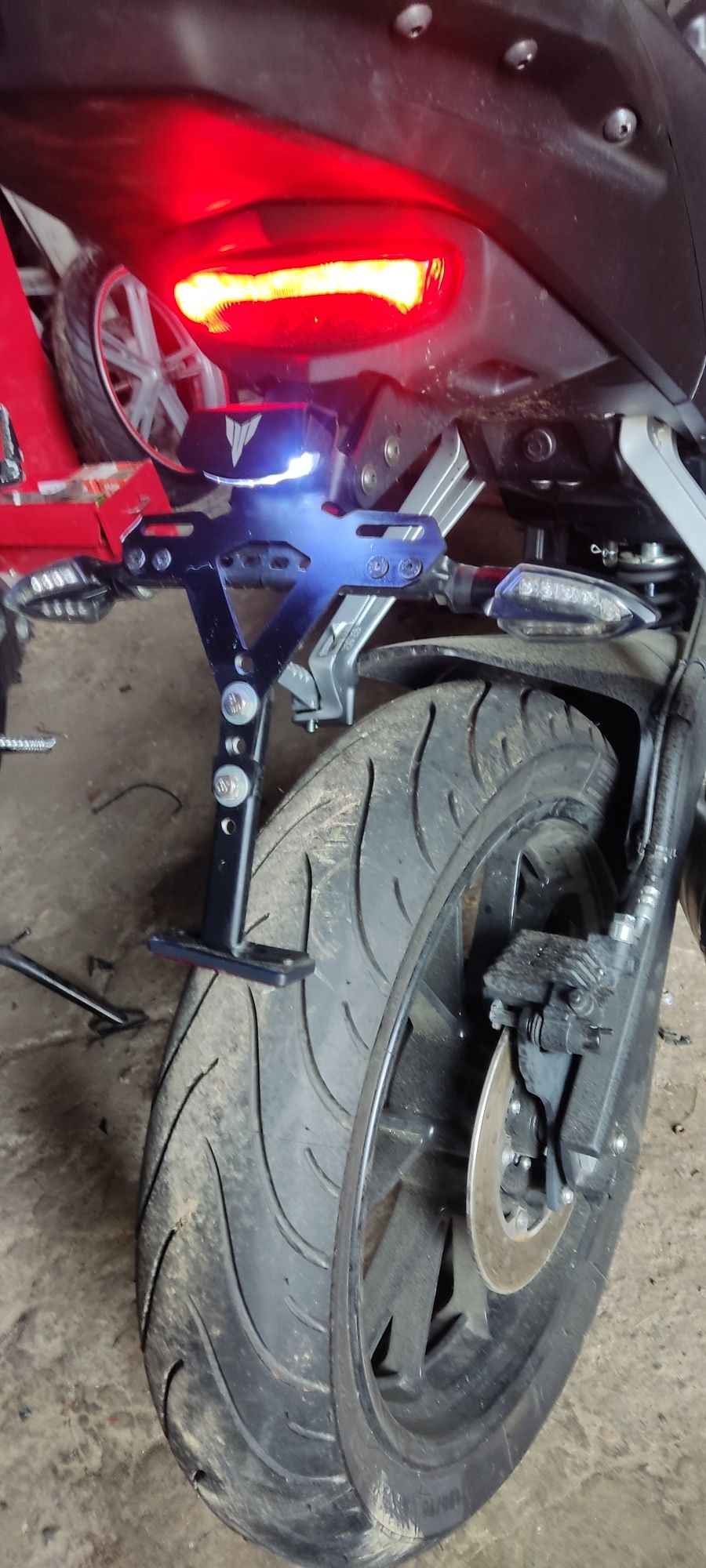 Yamaha mt 125 mocowanie tablicy kierunki lampka komplet