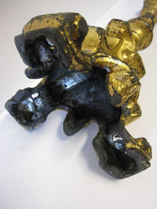 raro antigo crucifixo em antimônio/estíbio dourado