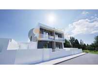 Moradias Geminadas T3 c/ Piscina - Fernão Ferro