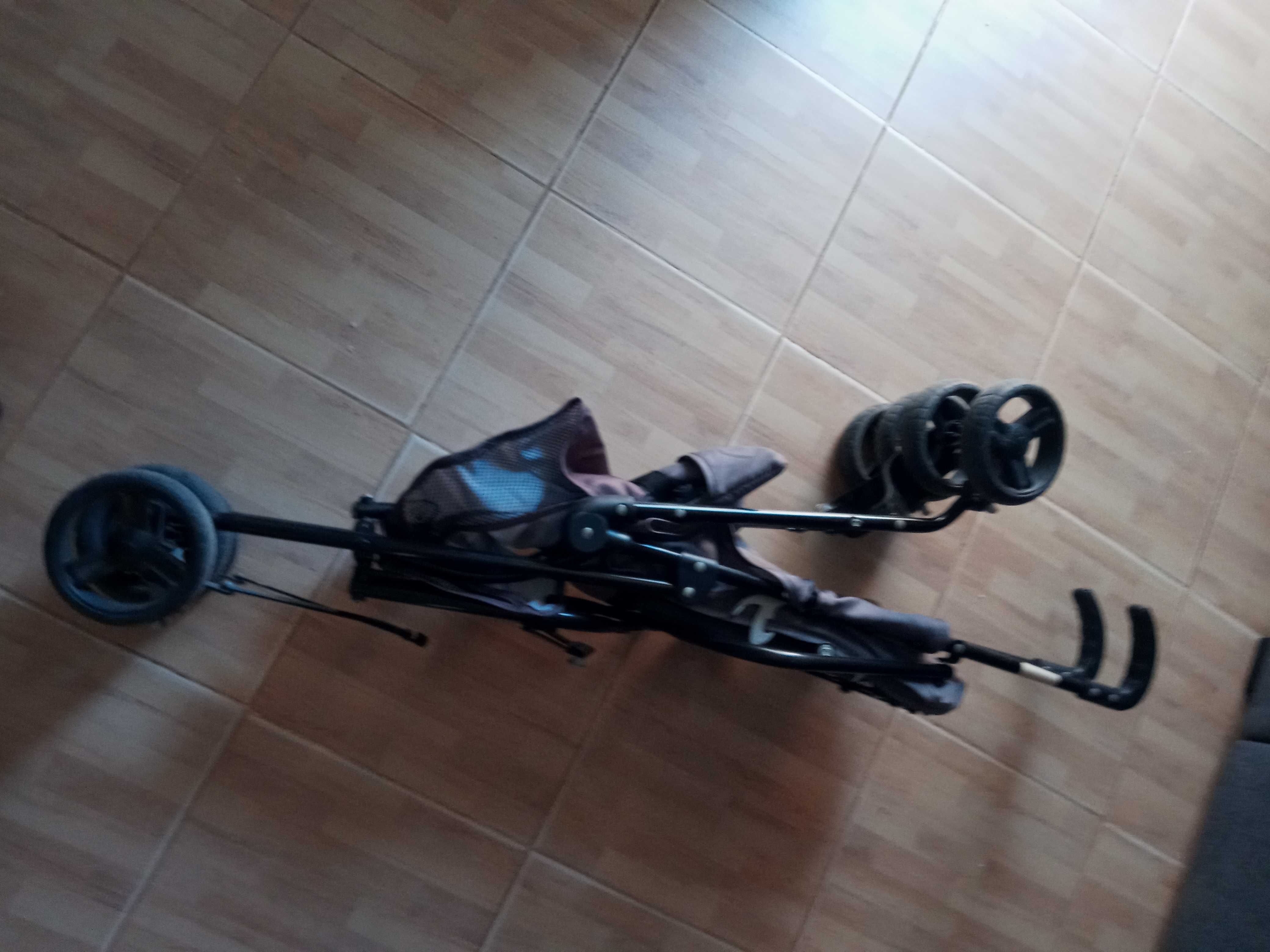 Carrinho be bebe de passeio com cesto em otimo estado
