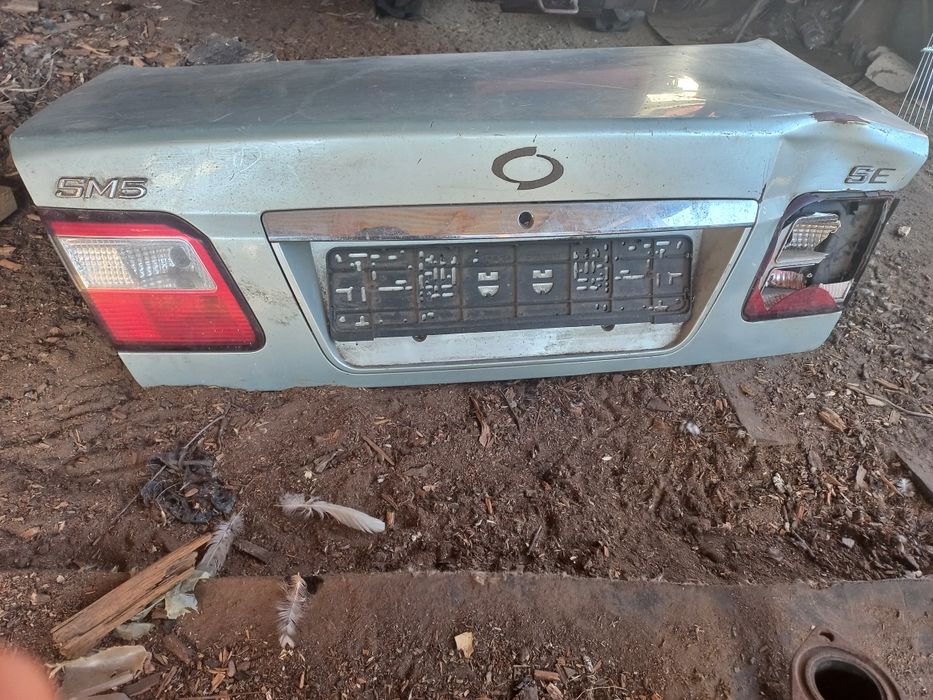 Кришка багажника на reno samsung sm5 se 2004