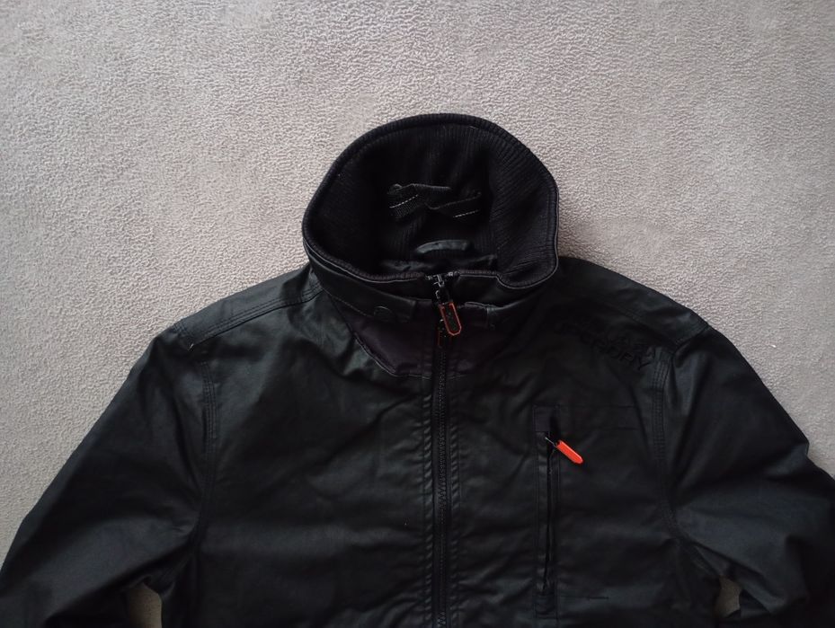 Брендова куртка Superdry.
Розмір M.