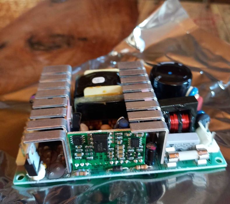 Fonte de Alimentação   
ARTESYN NLP40-7624  Novas