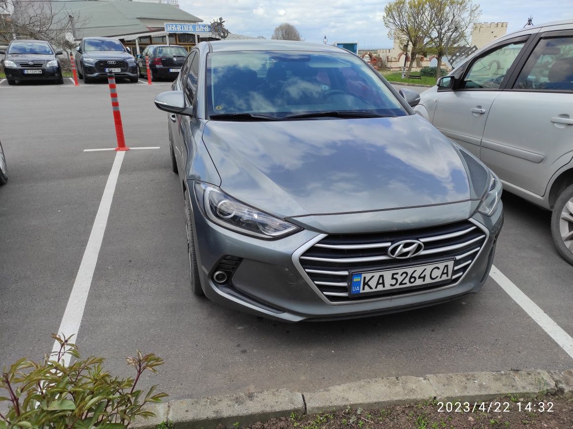 Автомобиль hyundai elantra