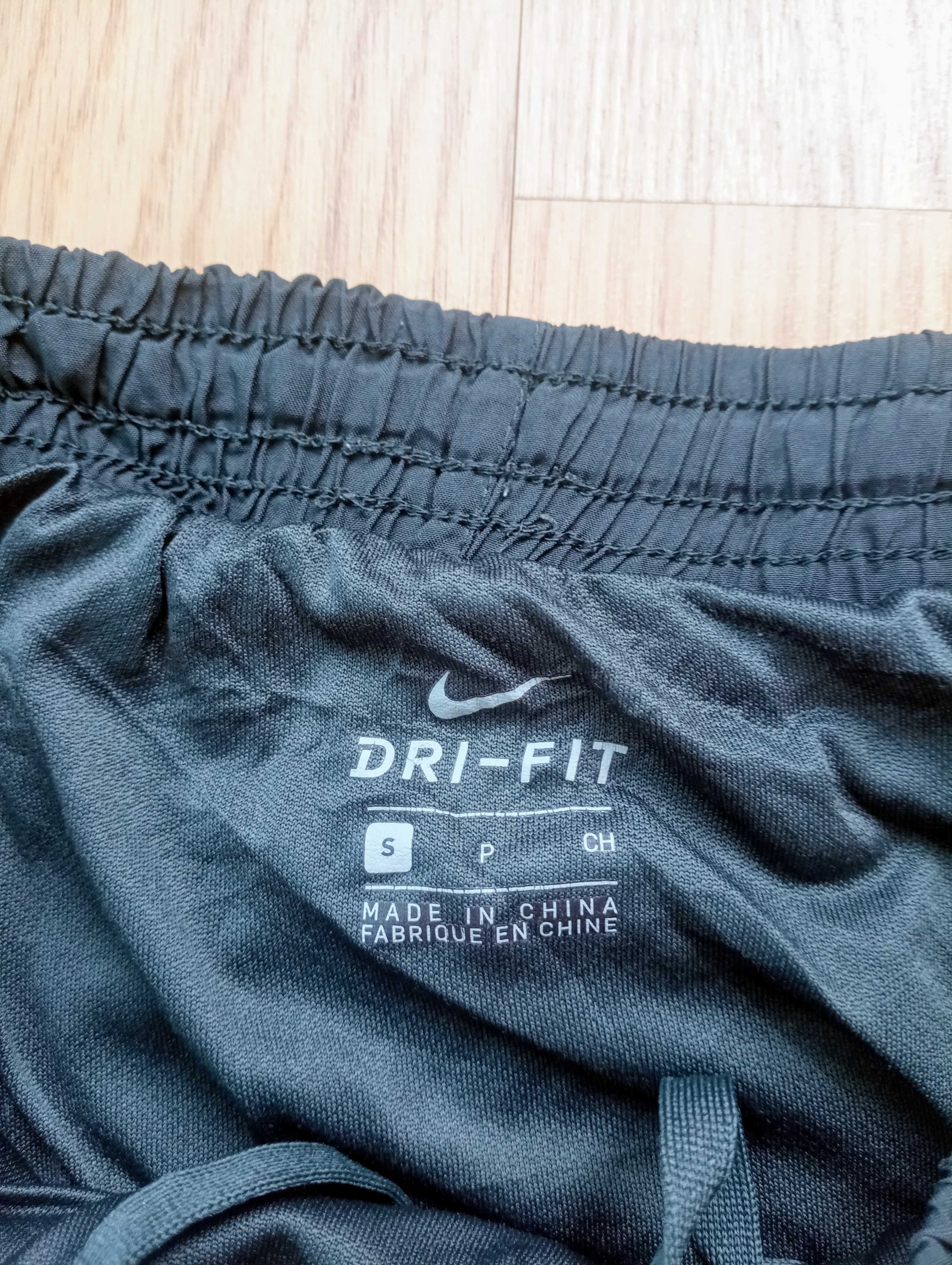 calções de senhora Nike Dri-Fit, tamanho S