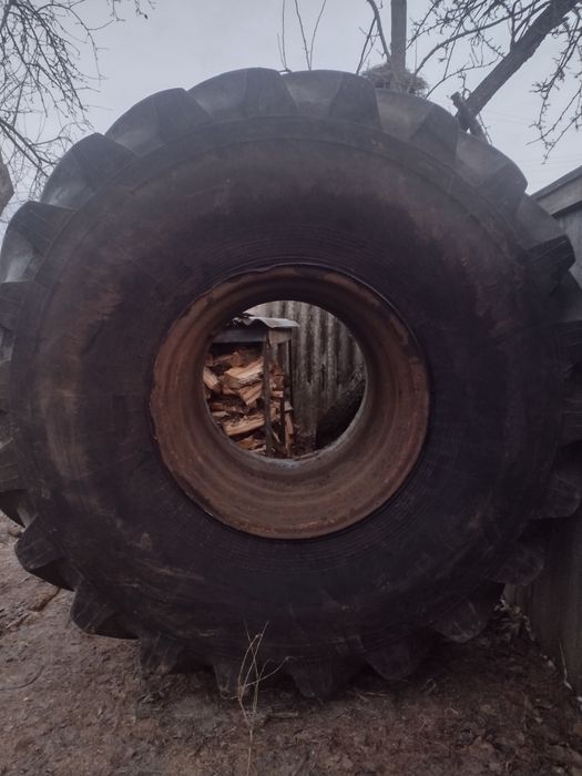 Шина з диском та камерою 28.1R26. обміняю на шини 2 птс 4,  9/16