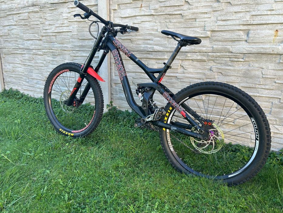 Commencal Supreme V3 Downhill stan idealny top konfiguracja