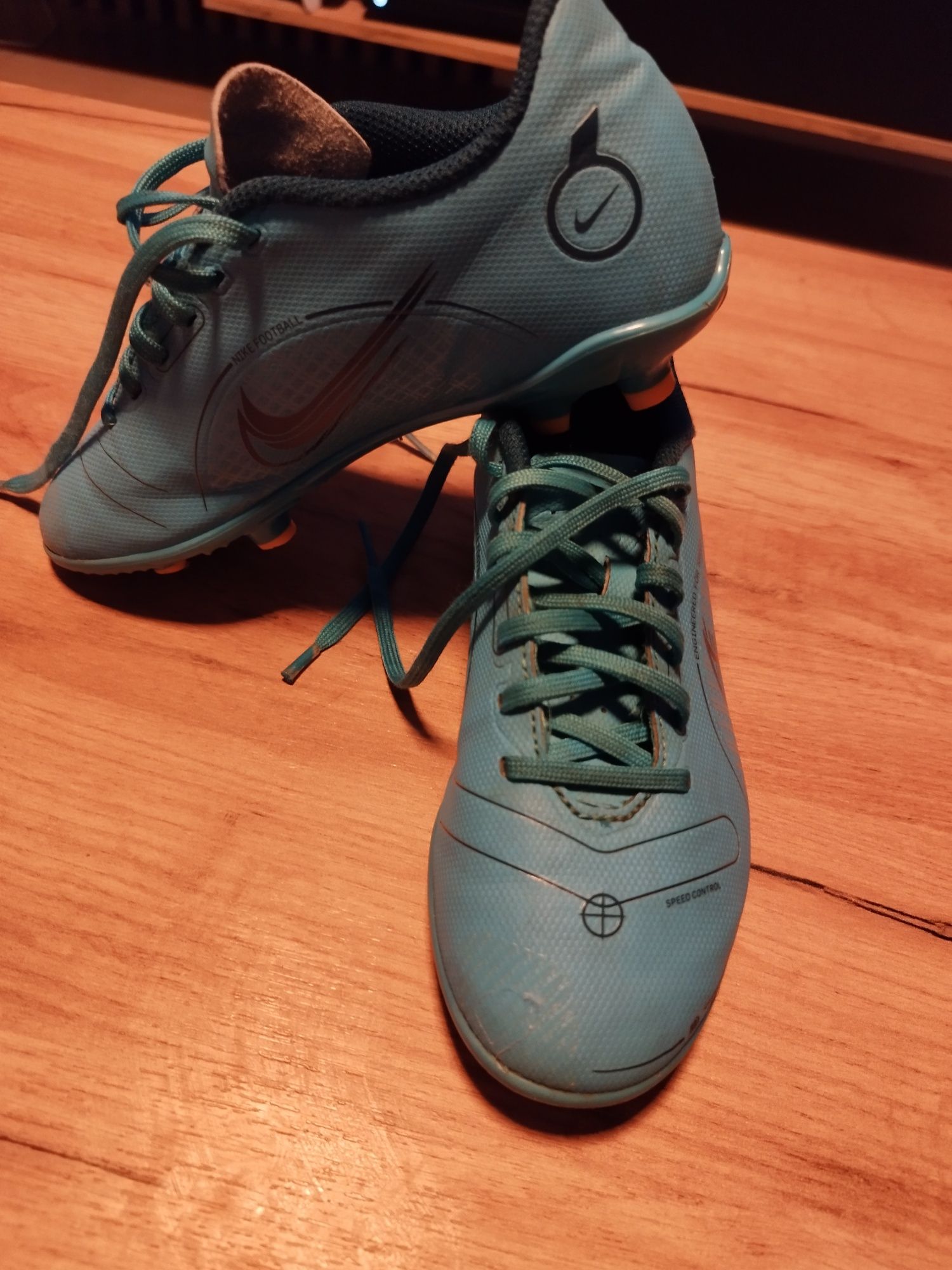 Korki , Lanki , NIKE Mercurial rozmiar 32
