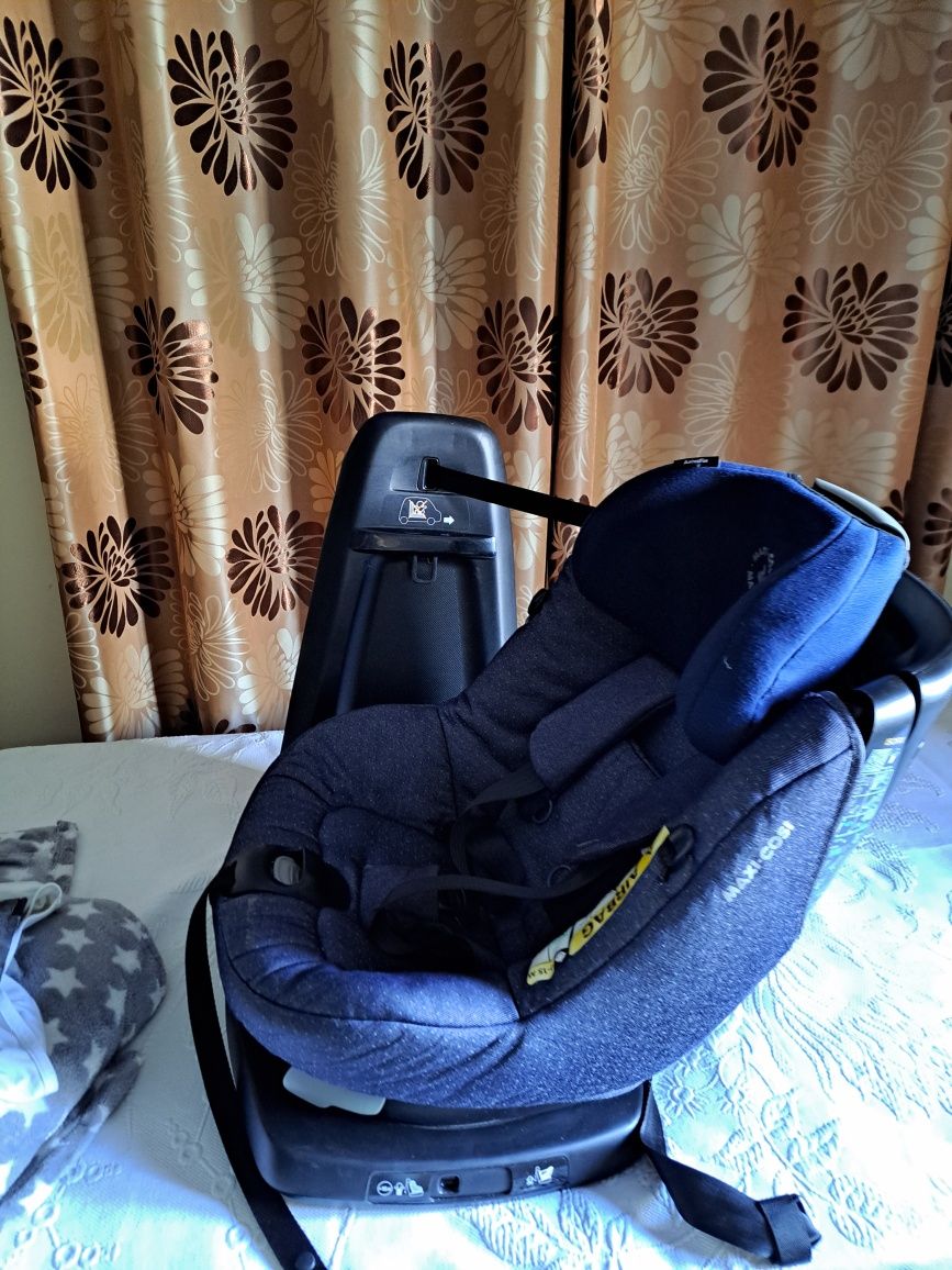 Cadeira Auto Axissfix da Maxi Cosi modelo de rotação 360°