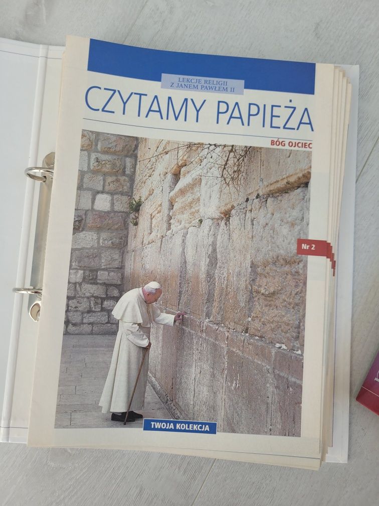 Jan Paweł II zeszyty w segregatorach, Nasz Święty Papież 3 segregatory
