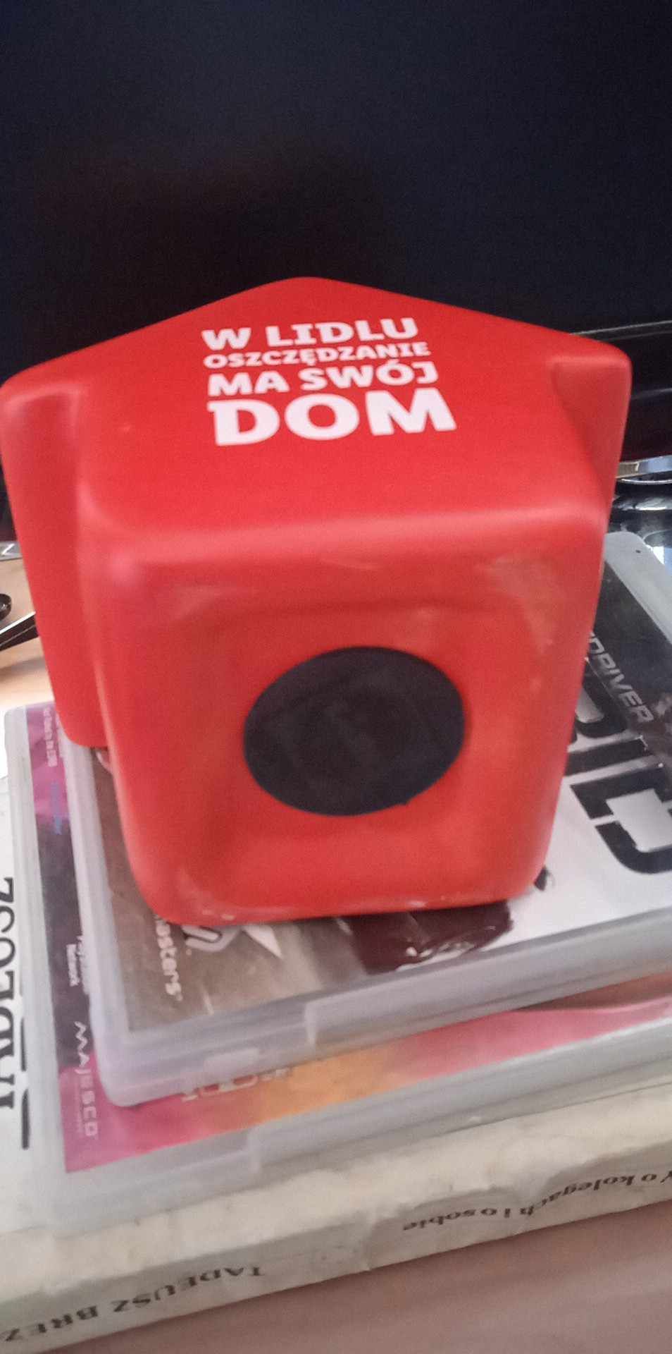 Skarbonki Lidl domek  czerwona   skarbonka 
1. NOWA Skarbonka Żółta wr