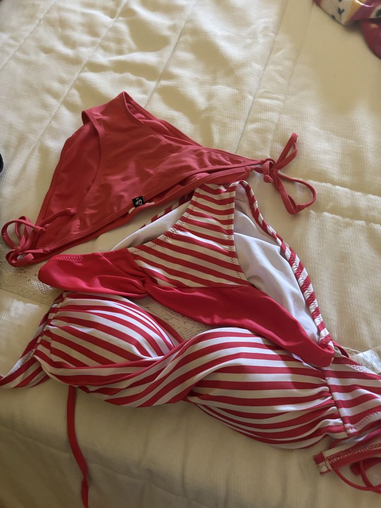 Bikini com tres oecas