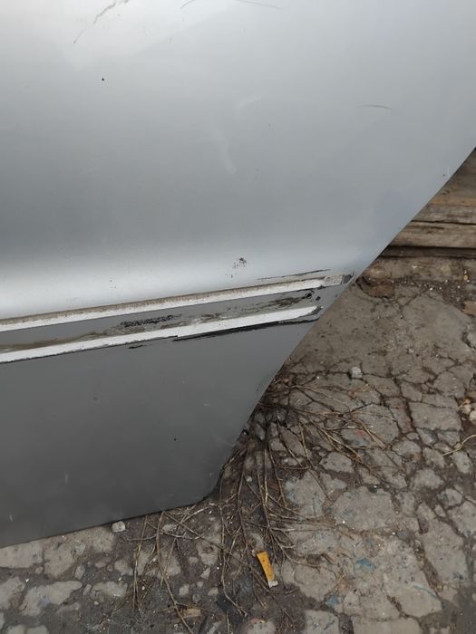 Левая пассажирская дверь серебро ланос сенс деу Daewoo Lanos U92