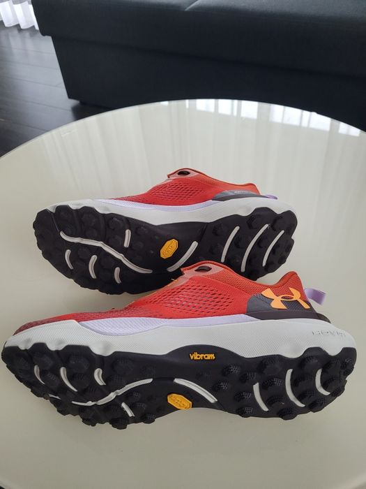 Buty Under Armour UA U Infinite Pro Trail - pomarańczowe 42.5