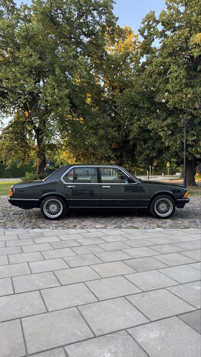 Rekinem do ślubu BMW 735i E23