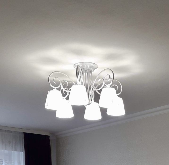 Люстра, лампа, світильник