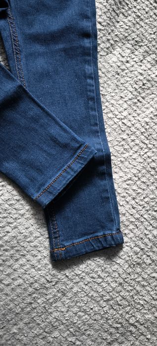 Nowe spodnie jeansowe coccodrillo r. 98