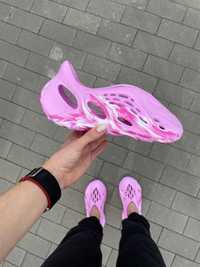 Жіночі розові шльопанці-сланці Yeezy Foam Runner Pink кроссовки