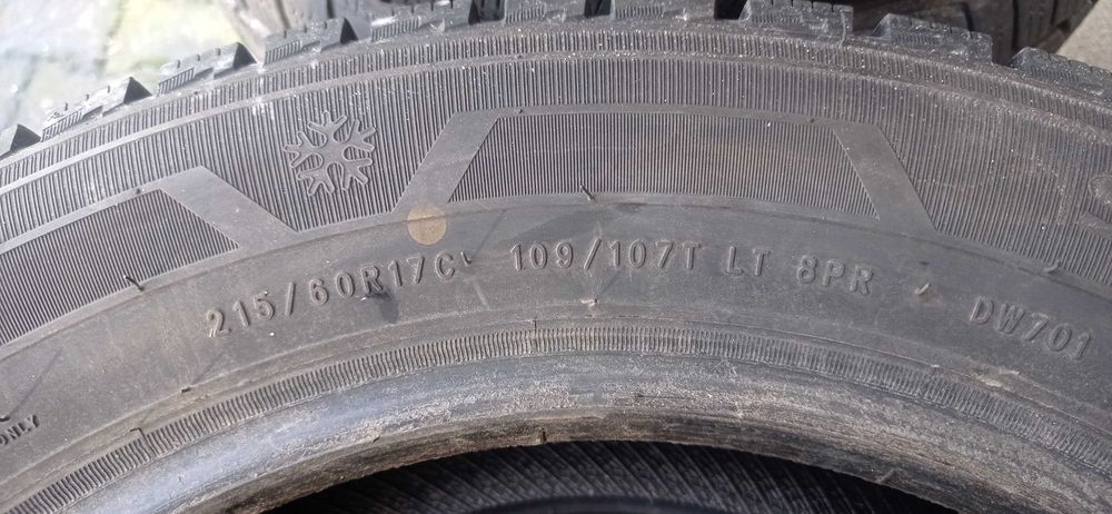 Diamondback DR777
215/60 R17C 109/107T jak nowe