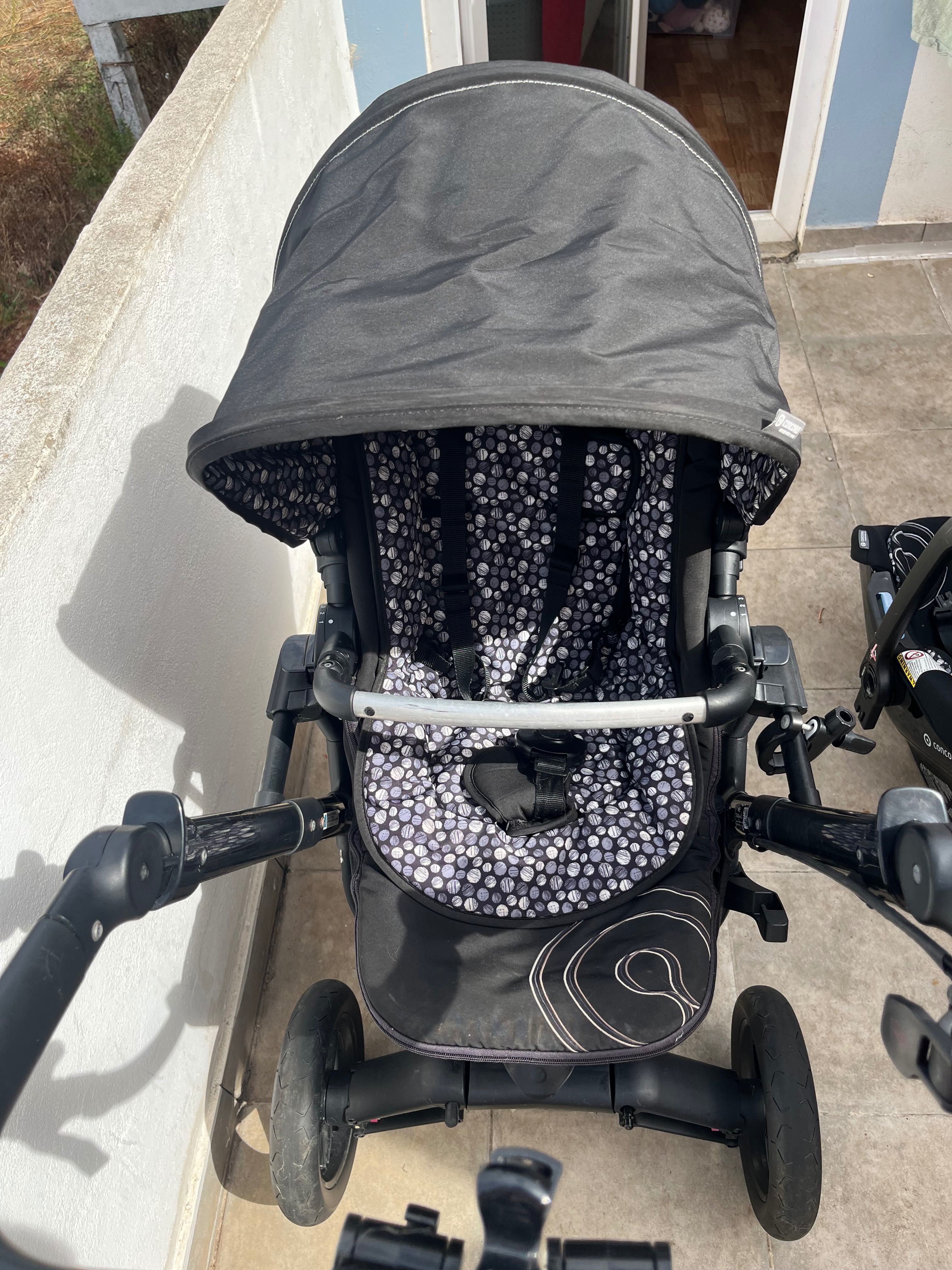 Carrinho bebé 3 em 1