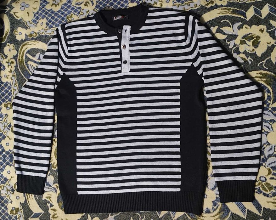 Продам чоловічий светер для підлітка