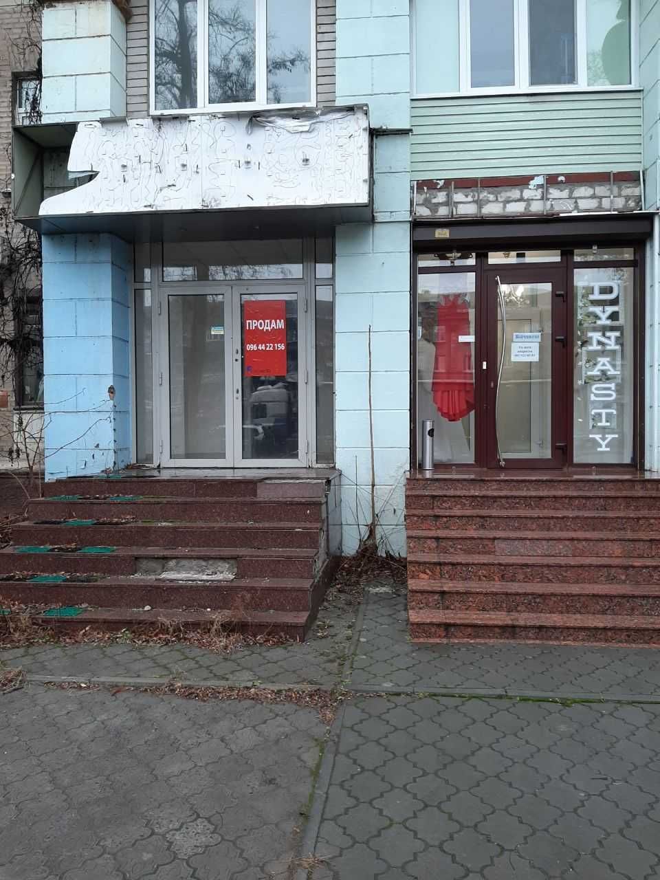 Продаж торгового приміщ. (52 м2) в м.Дніпро, вул.Робоча, 176. 47000$