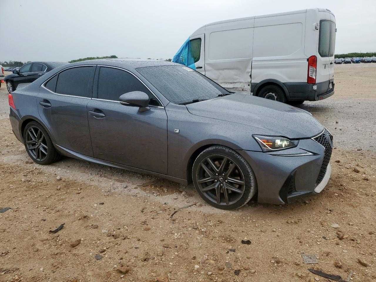 Lexus IS 2018 (Авто від страхової)