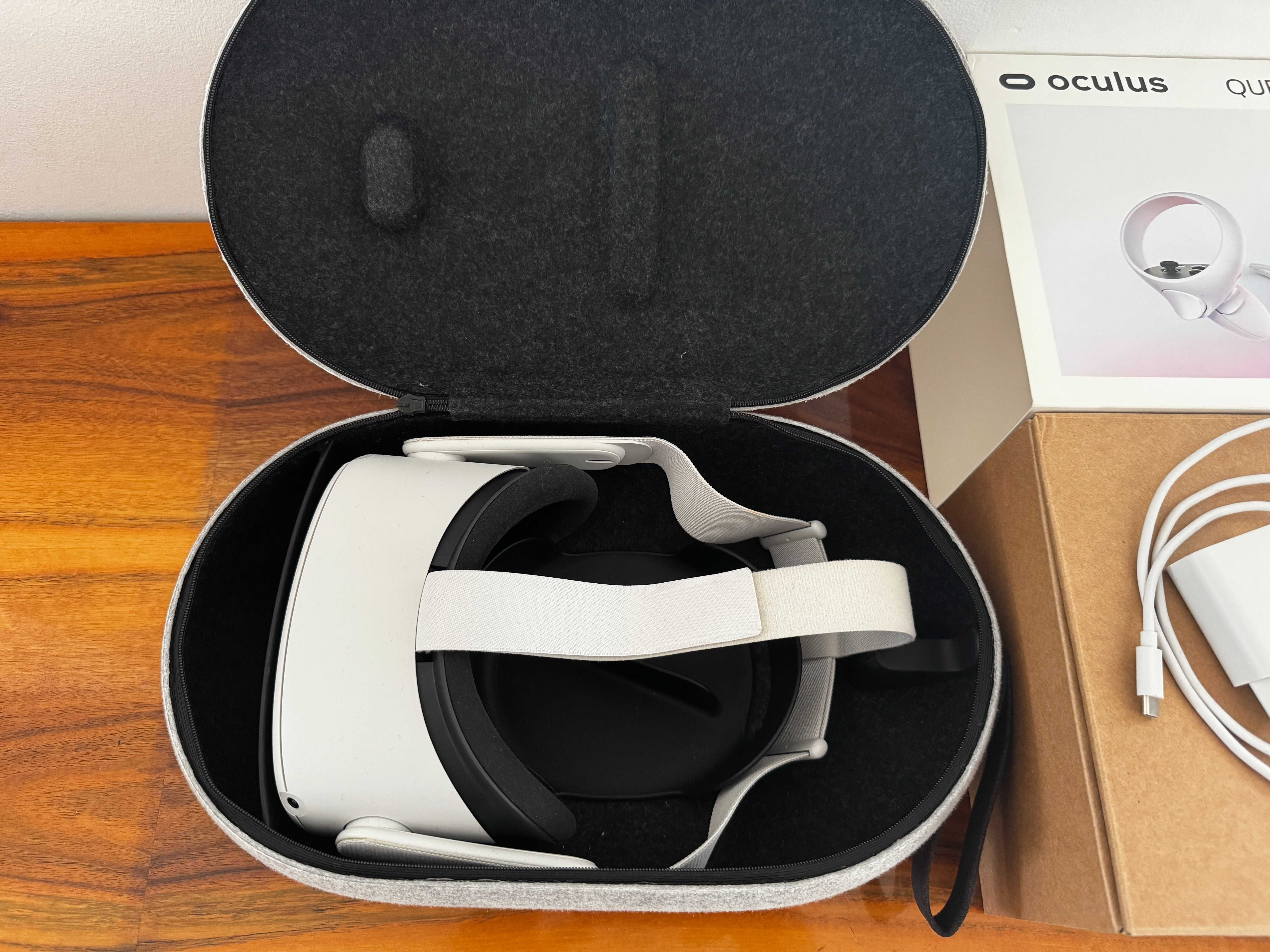 Oculus Quest 2 64gb + oryg. Case / Etui - niemal NOWY