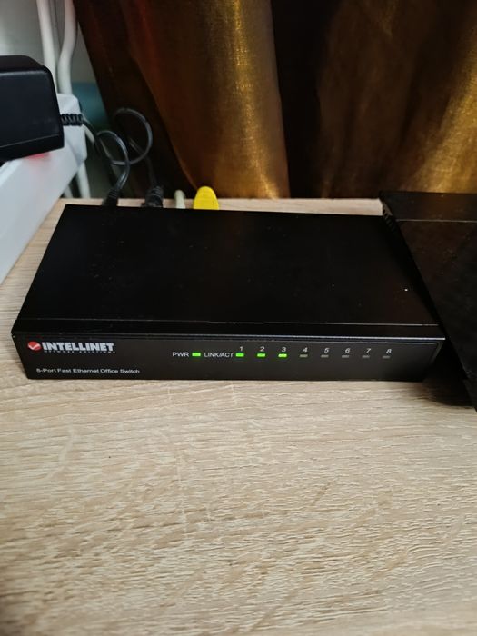 Комутатор мережевий Intellinet
