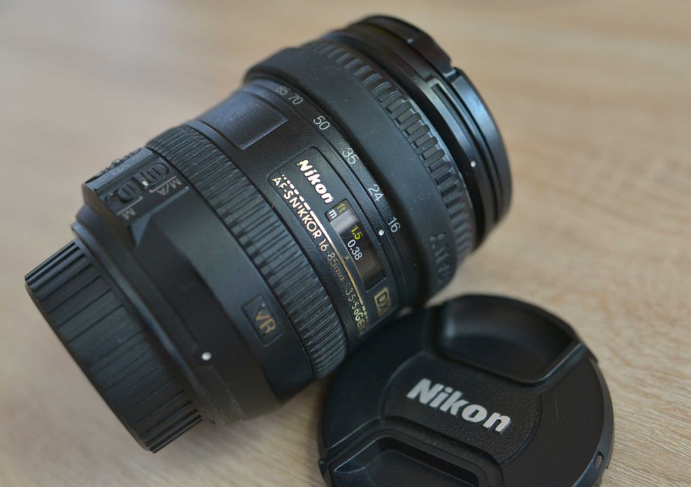 Объектив Nikon AF-S DX NIKKOR 16-85mm f/3.5-5.6G ED VR
