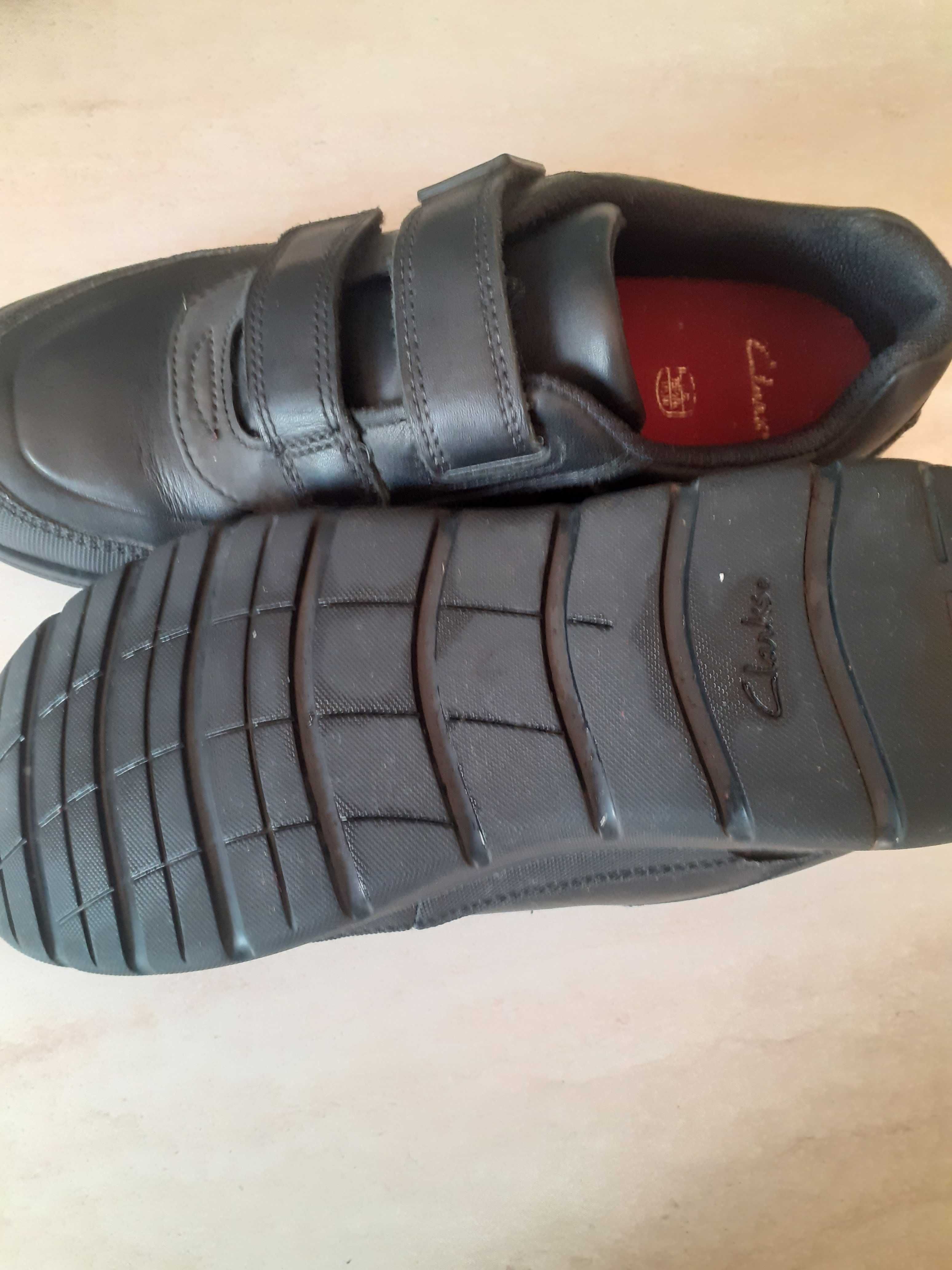 Кожаные туфли Clarks на мальчика р.35,5, дл. ст.22,5 см.