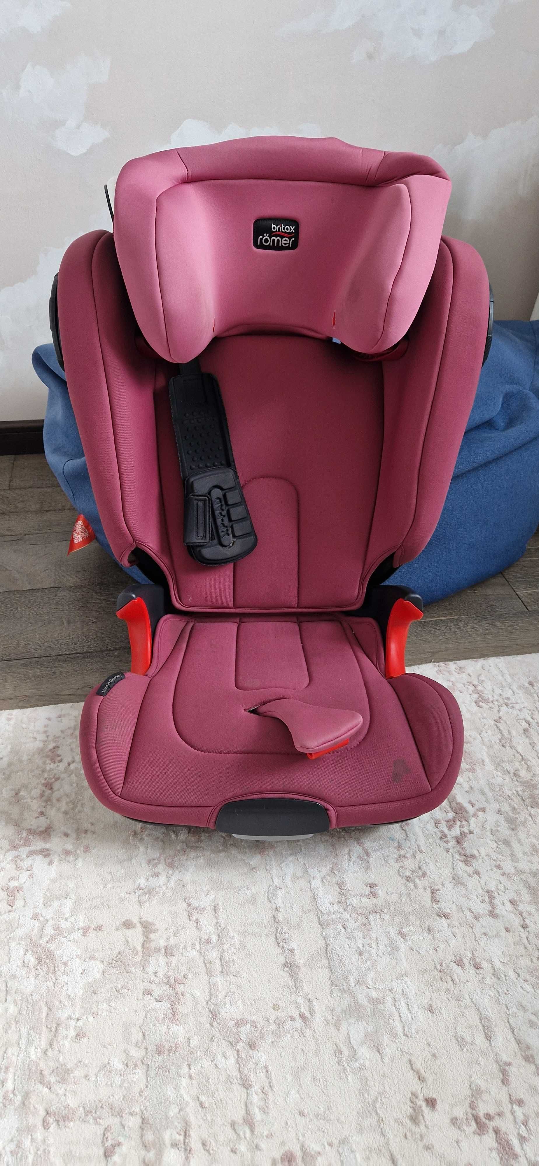 Продається чудове автокрісло BRITAX ROMER KIDFIX II XP SICT