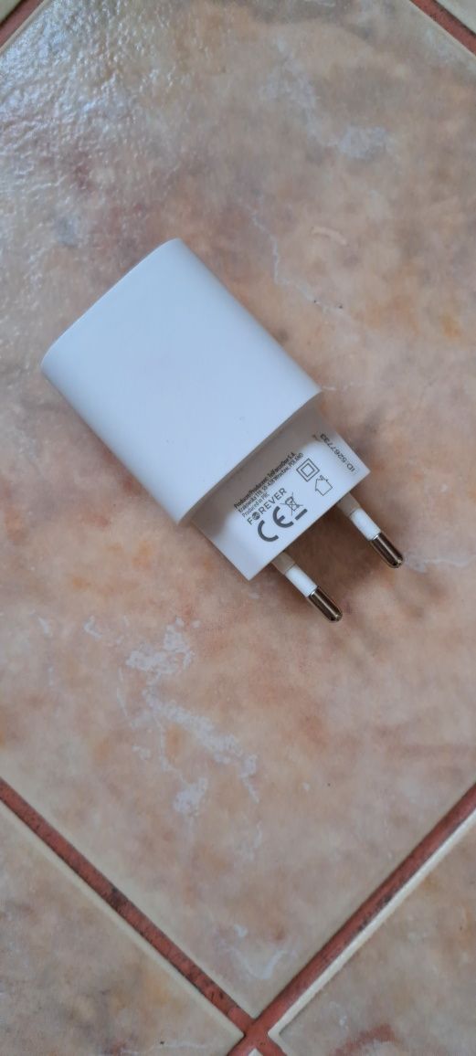 Ładowarka sieciowa FOREVER L-04 20W