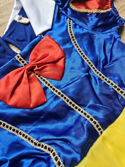 Strój przebranie kostium Śnieżki Królewna Śnieżka roz. 120 na 6-7 lat