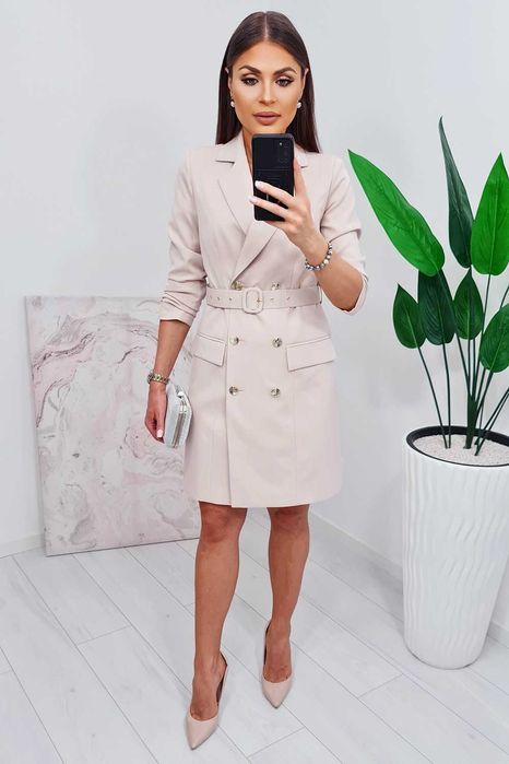Sukienka marynarkowa polska dwurzędowa z paskiem beżowa guziki 44