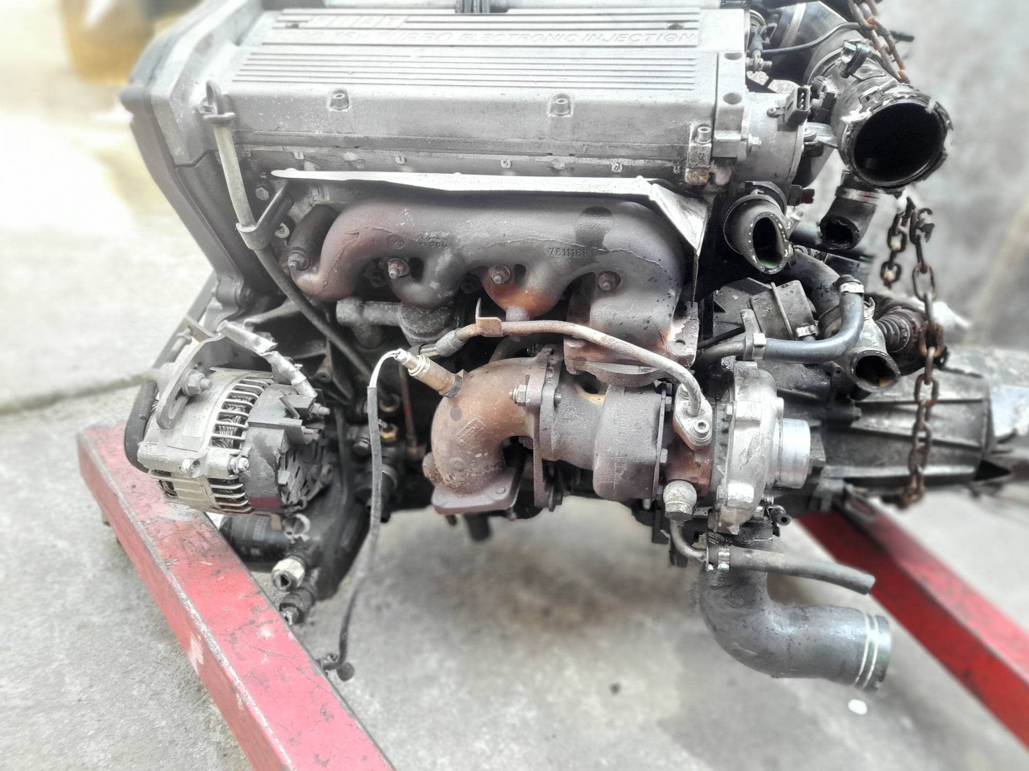 Motor Fiat cupe 2.0 turbo  16 valvules