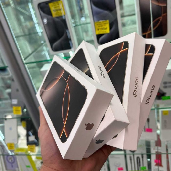 FABRYCZNIE NOWY Smartfon Apple iPhone 16 Pro 256 GB złoty