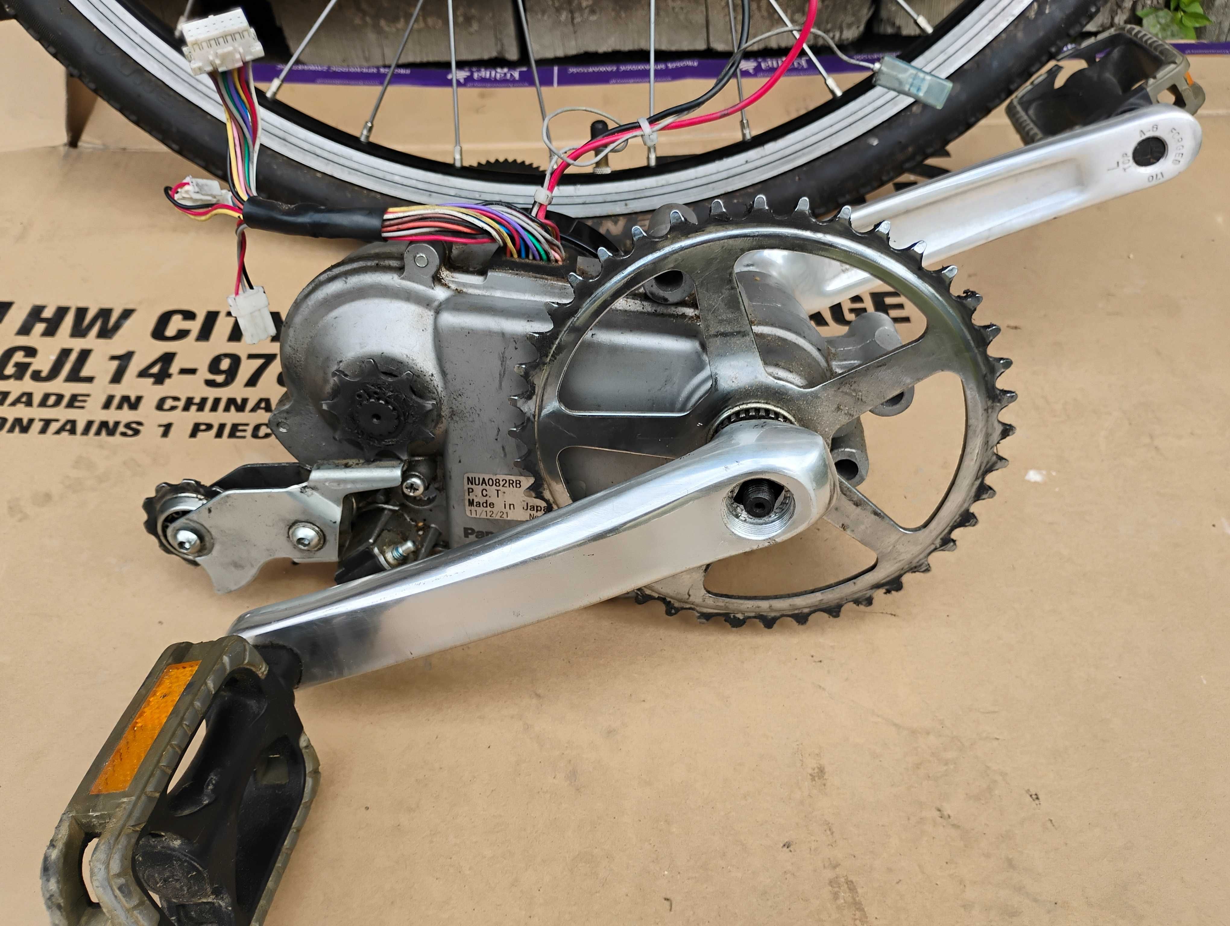 Silnik 36V koło 28 do rower elektrycznego Panasonic NUA082RB Centralny