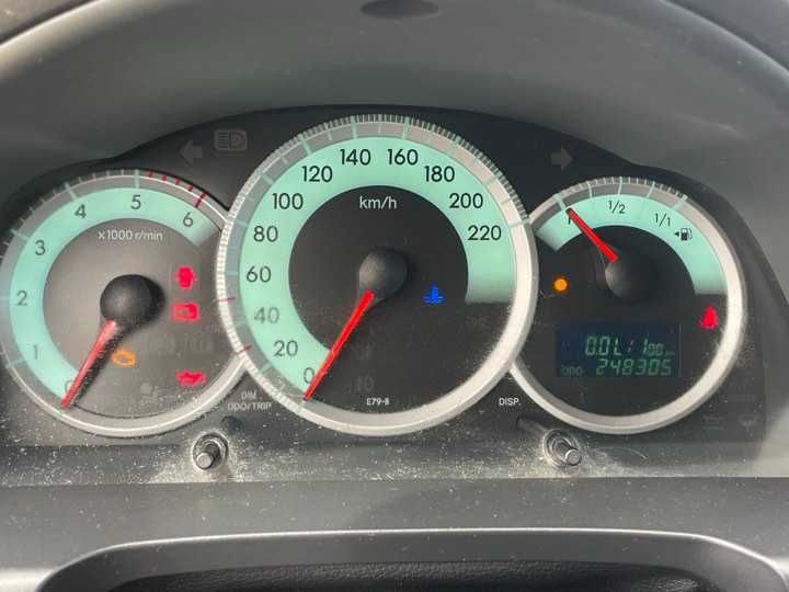 Toyota Corolla Verso 2004r.