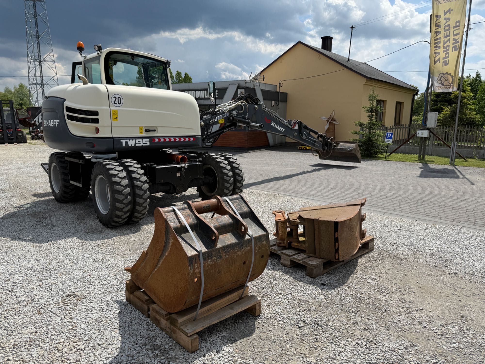 Koparka Kołowa SCHAEFF TW95 z 2017r 4 łyżki Yanmar B95 tylko 4700 MTG