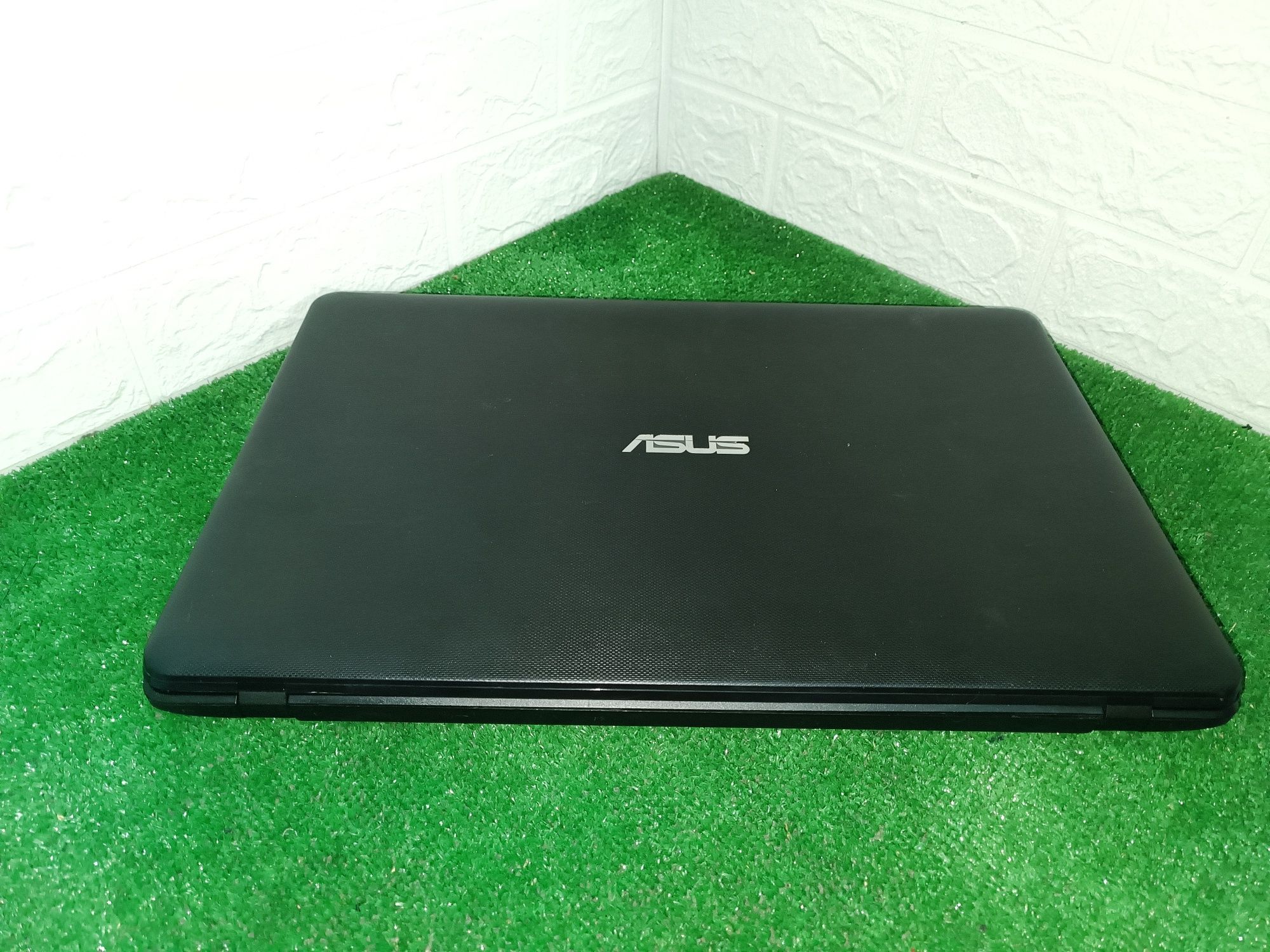 Ноутбук asus 17.3/pentium n3530/8 gb ram/ssd 250 gb+ hdd 500 gb