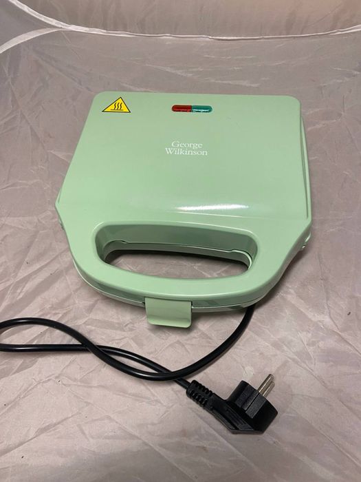 Бутербродниця, тортниця для випікання кексів