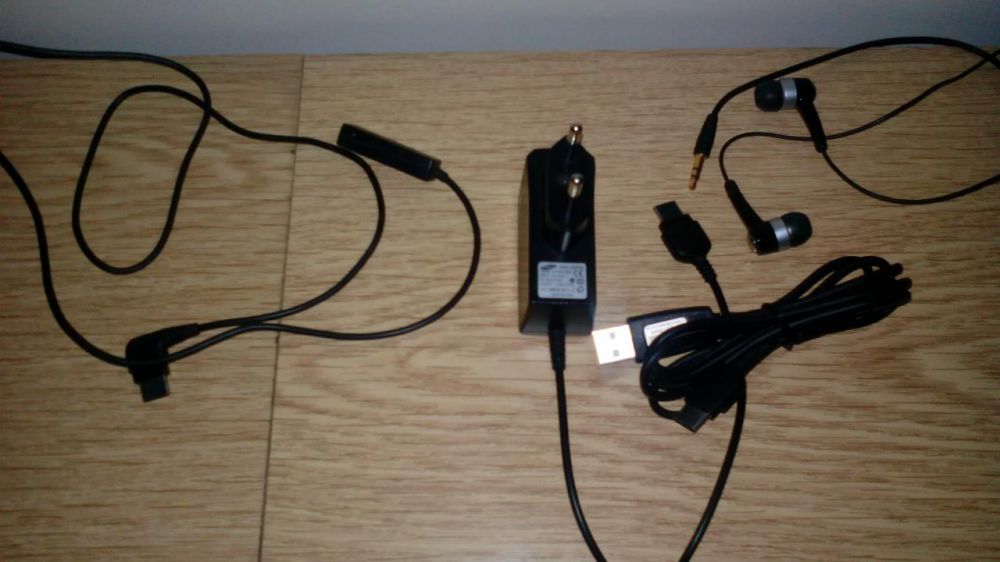 Telemóvel Samsung e mp4