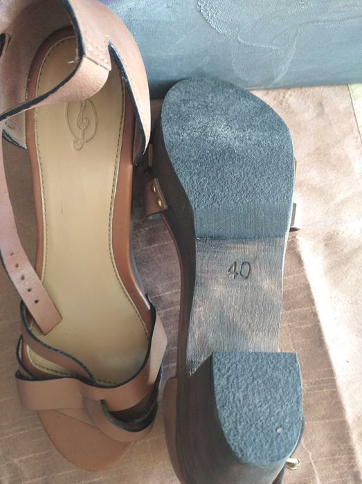 Sandálias Stradivarius tam 40