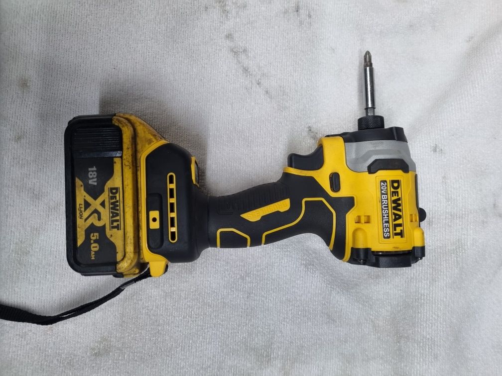 Impak DeWalt DC850 Zakrętarka udarowa