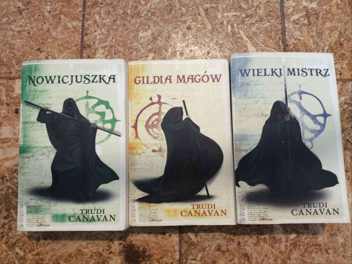 Trylogia Czarnego Maga - T. Canavan