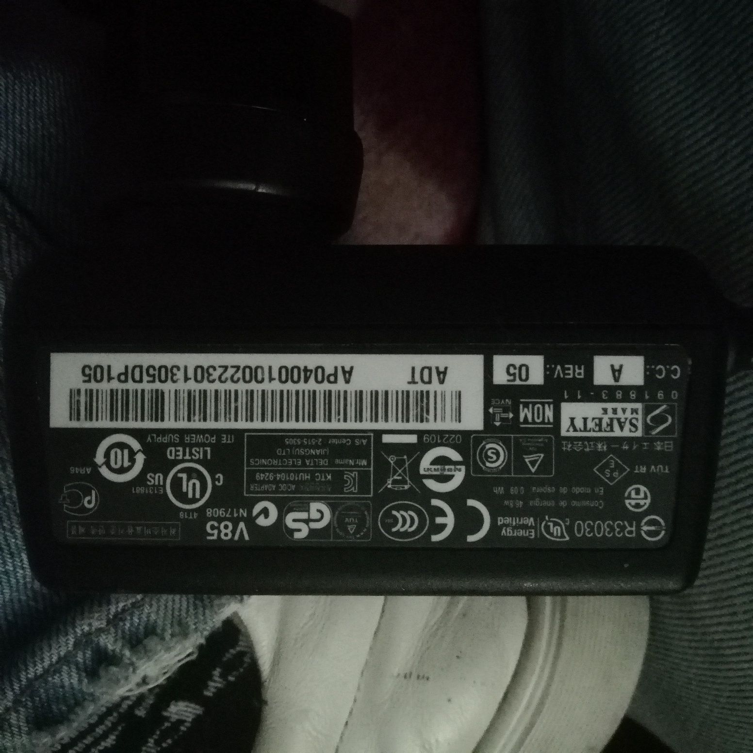 Блок питания для ноутбука Acer Aspire one ADP 40TH 
19v 2.15a 40w. Ште