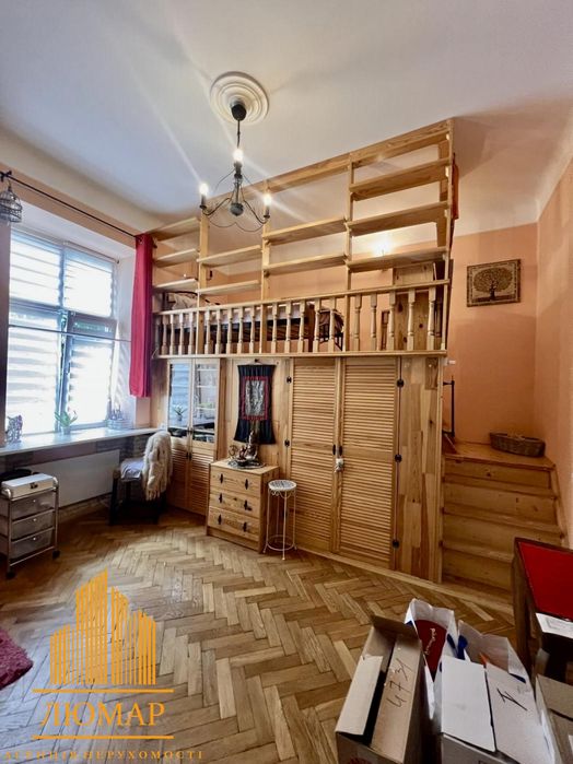 Продам 3-х кім квартиру + приміщення під оренду (25 м.кв.)