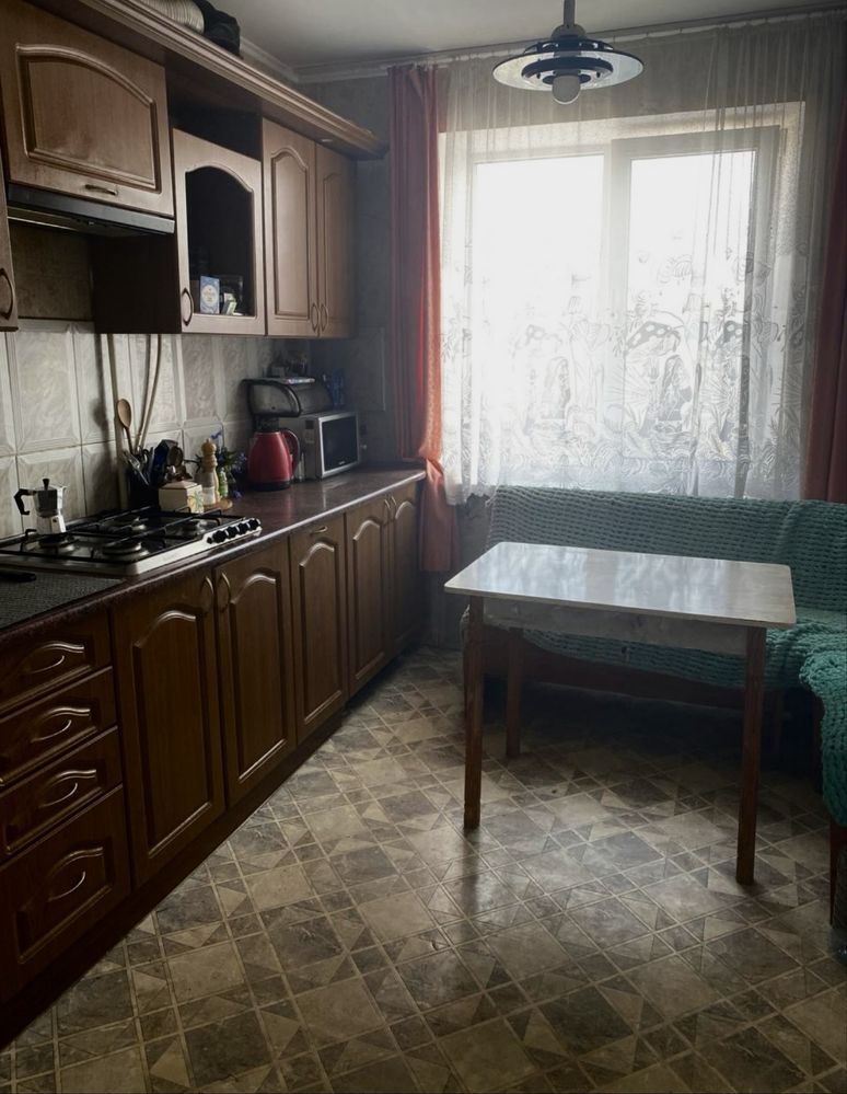 Продам 3-кімнатну квартиру, район 2 школи